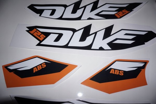 Наклейки на KTM Duke 390