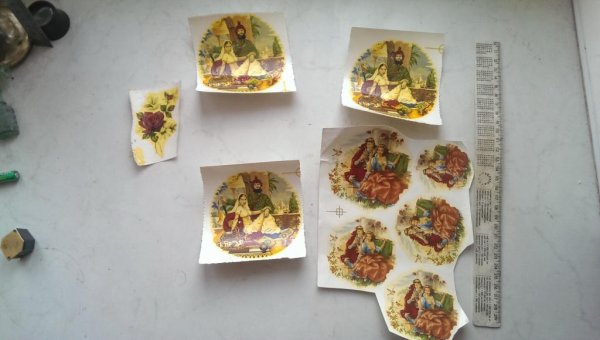 Старые наклейки на технике