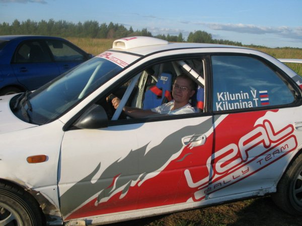 Спонсорские наклейки на авто