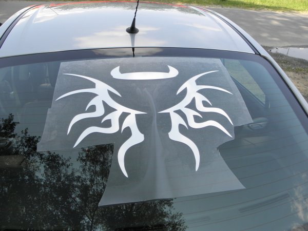 Наклейки на заднее стекло автомобиля