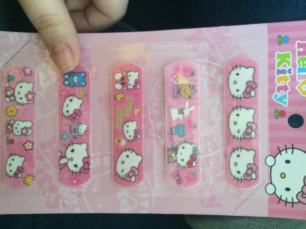 Лейкопластырь на машину