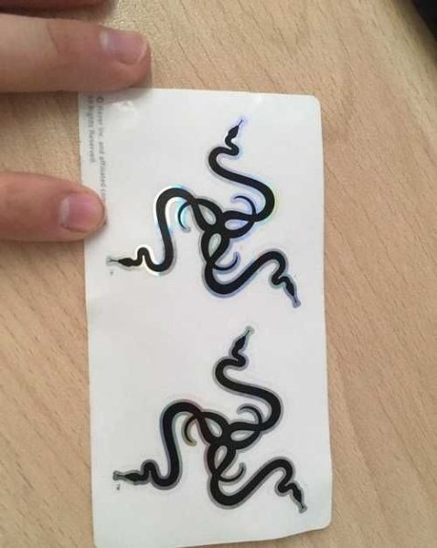 Razer надпись