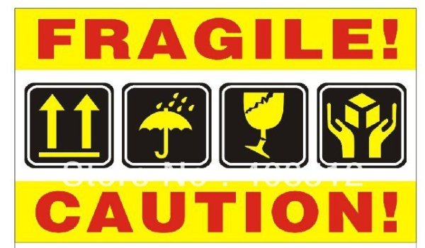 Fragile наклейка на чемодан