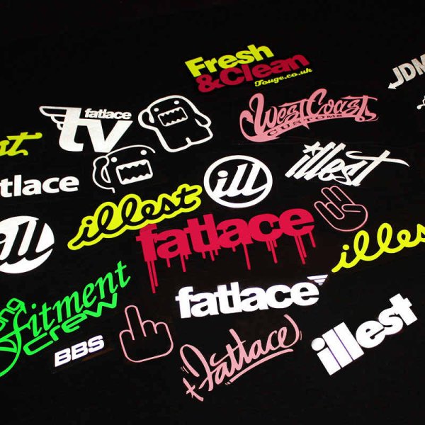 Наклейка на авто "static"