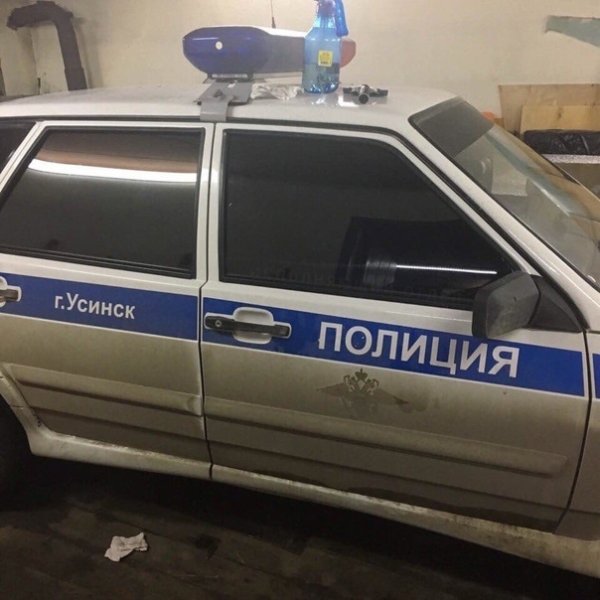 Наклейка на классику на заднее стекло