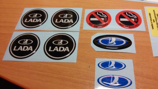 Наклейки Лада круглые