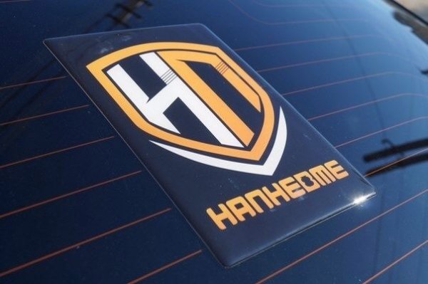 Наклейки на авто на пневме