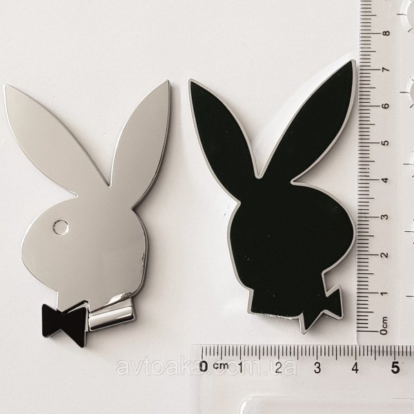 Наклейка плейбой на авто