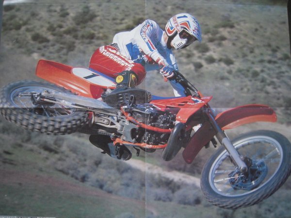 Мотогонщик Владимир Кавинов