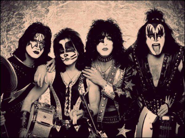 Группа Kiss год