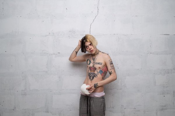 Девушка Джизуса