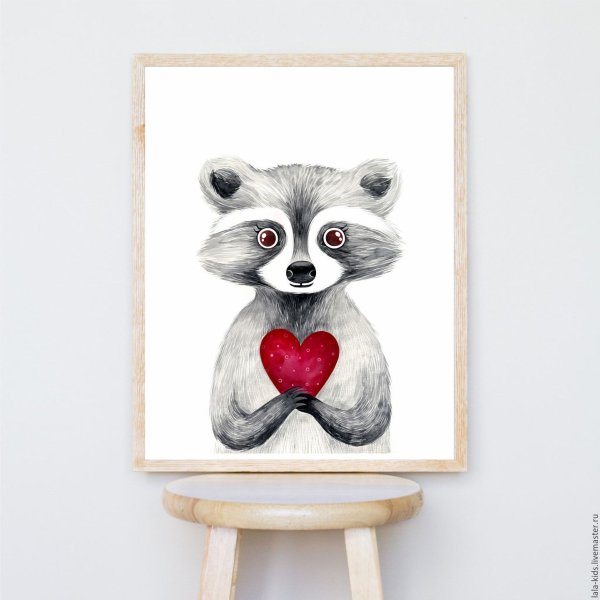 Енот с плакатом