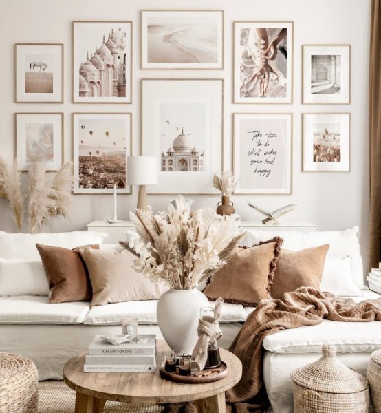 Постеры в бежевом цвете