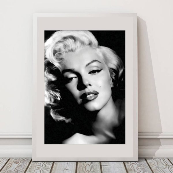 Бренд с зайцем