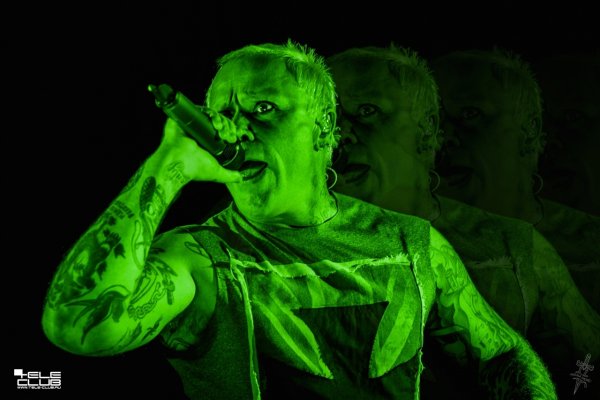 Группа the Prodigy 1990