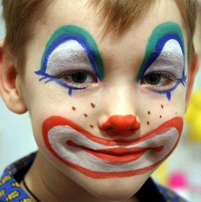 Клоун на лице красками