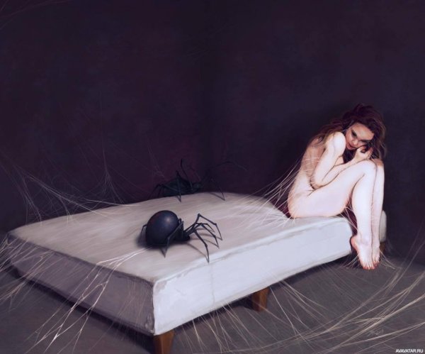 Девушка в коконе