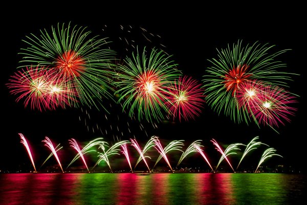 Салют "с днем рождения"