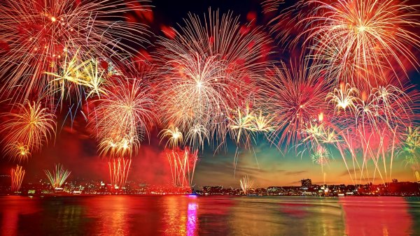 Салют "с днем рождения"