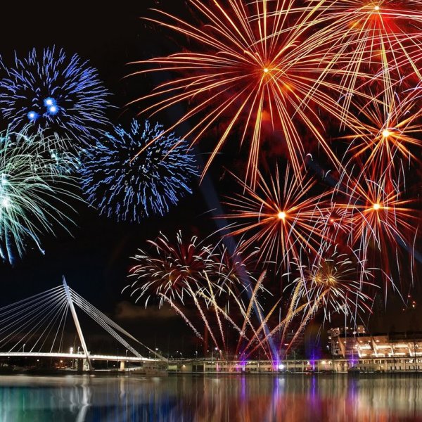 Салют "с днем рождения"