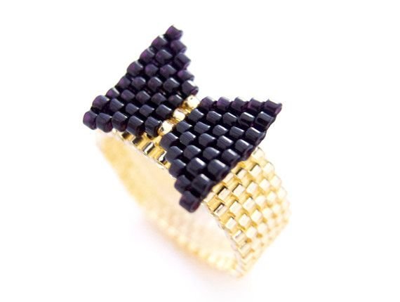 Кольцо из бисера смайлик