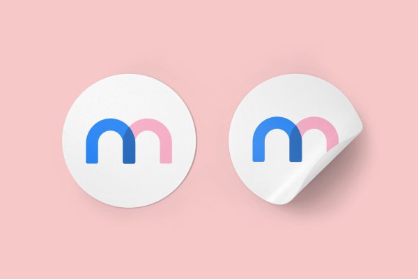 Стикер скрепка мокап