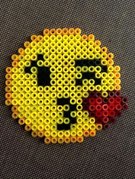 Брошь из термомозаики