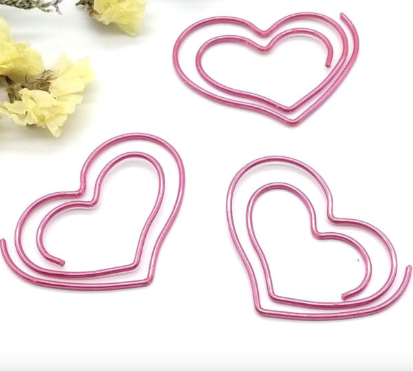 Канцелярская скрепка сердце