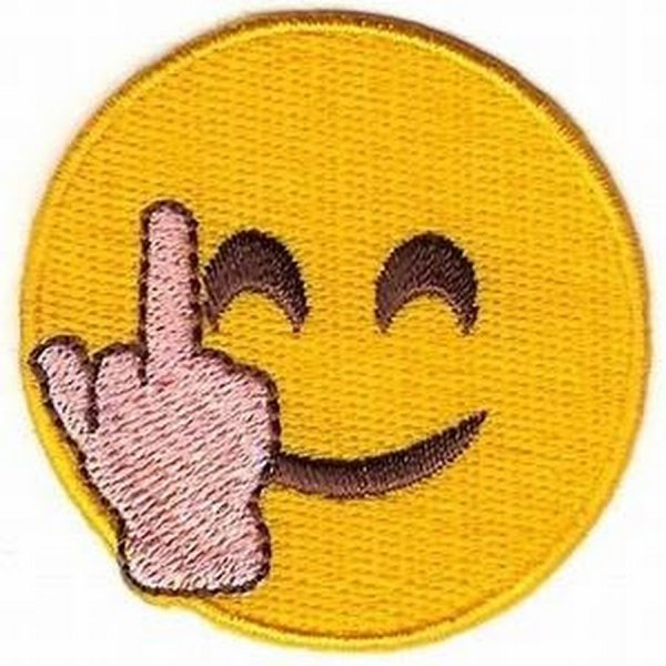 Смайлик показывающий средний палец