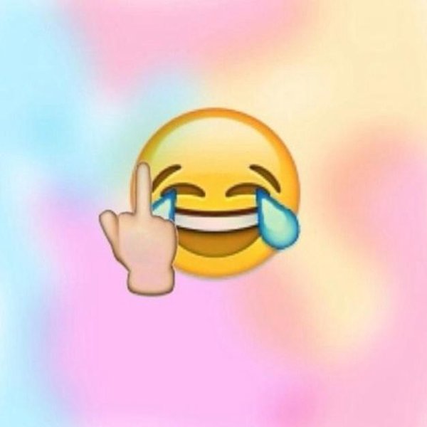 Улыбающийся смайлик с факом