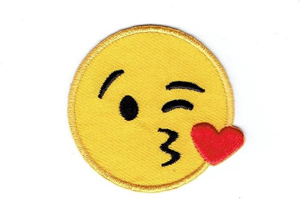 Эмодзи поцелуй