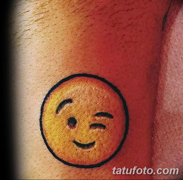 Тату смайлик