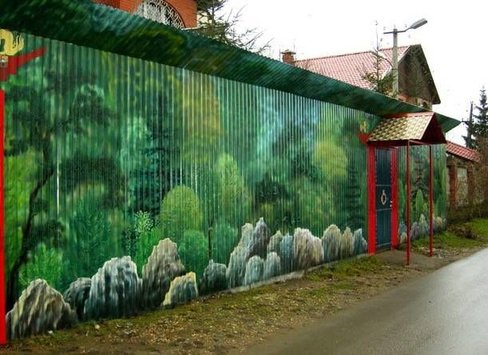 Украшение забора из профнастила