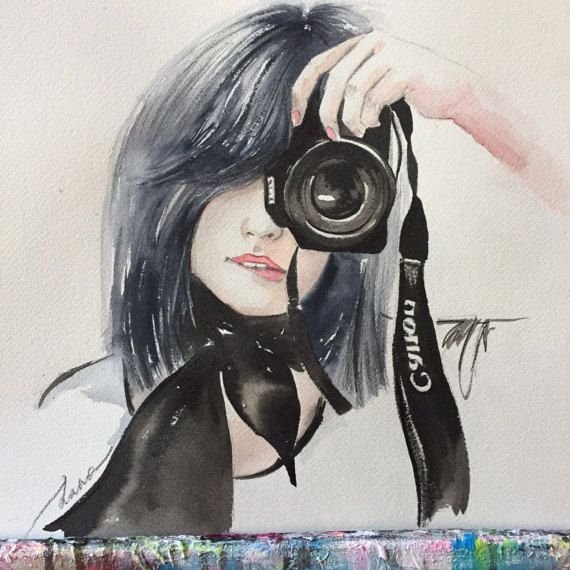 Девушка с фотоаппаратом акварель