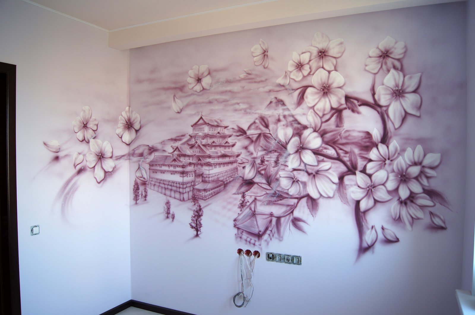 Аэрография цветы на стене