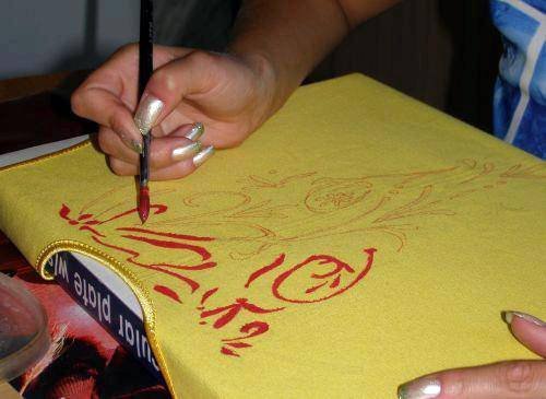 Нанесение росписи на ткани