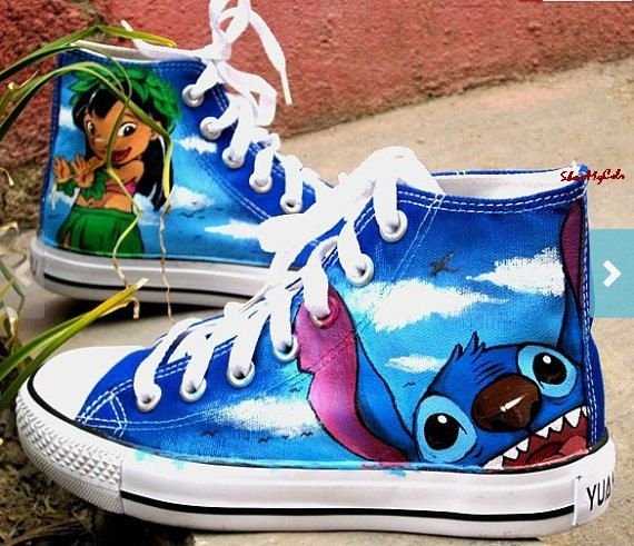 Раскрашенные кроссовки