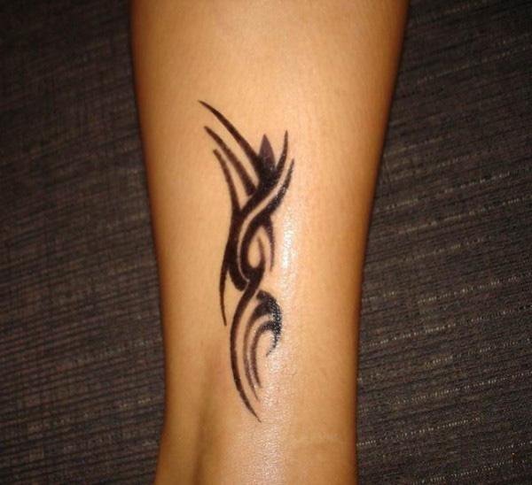 Тату хной на руке для мужчин легкие