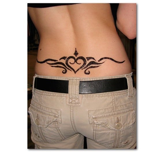 Кельтский узор на пояснице