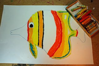 Рыбки восковыми мелками
