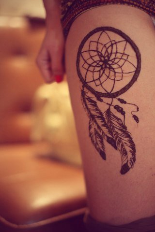 Мехенди на бедре Ловец снов