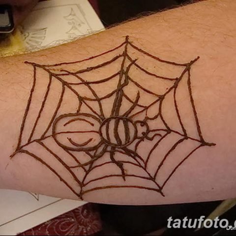 Мехенди паутина