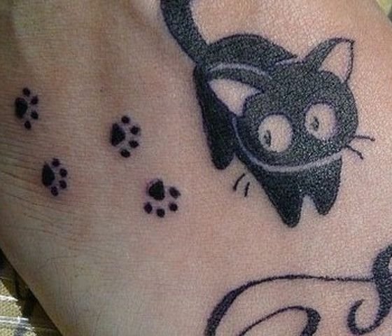 Тату кошачьи лапки