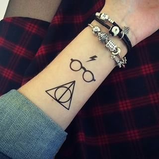 Тату лёгкие на руке Гарри Поттер