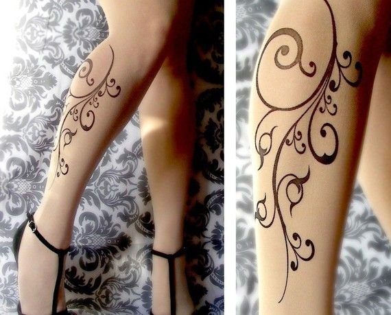 Тату хной на колене