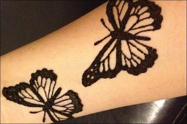 Бабочка хной на руке