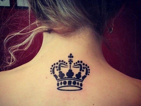 Корона тату на лице