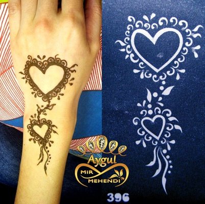 Мехенди на руке сердце