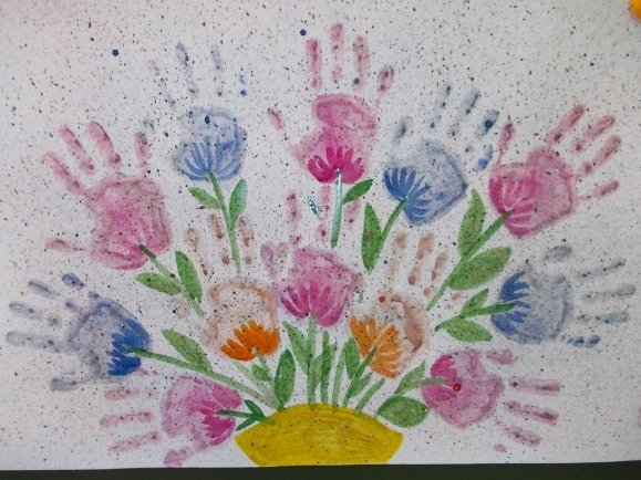 Цветы в ладошках