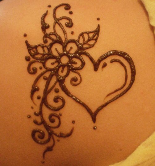 Мехенди сердечко